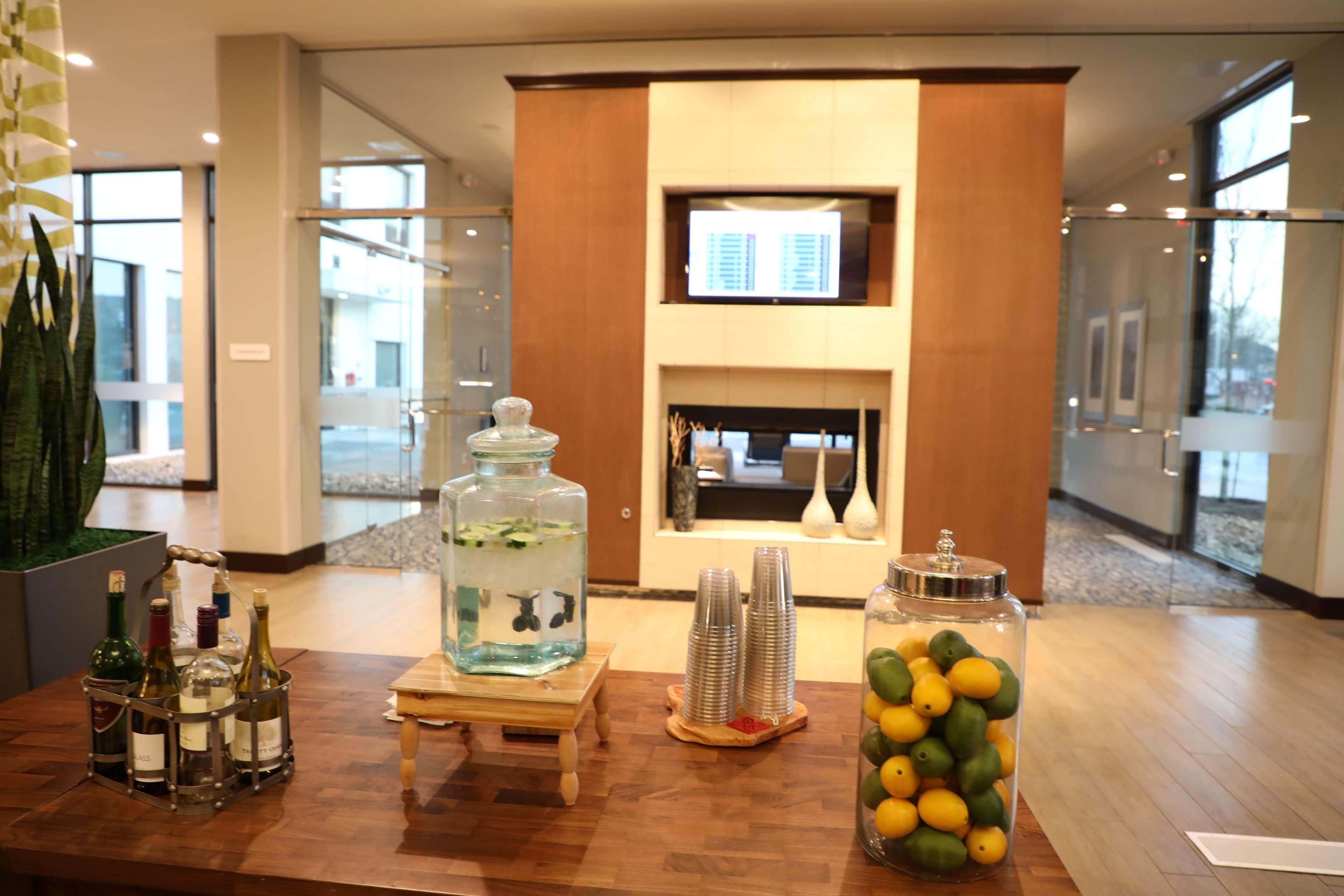 Hilton Garden Inn Austin Airport Exteriör bild
