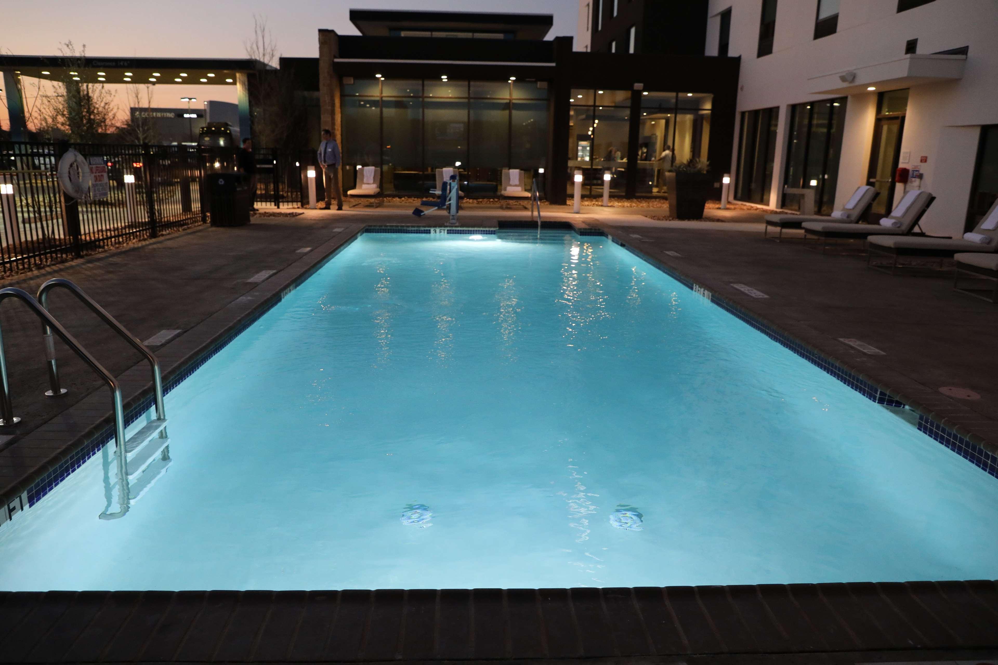 Hilton Garden Inn Austin Airport Exteriör bild